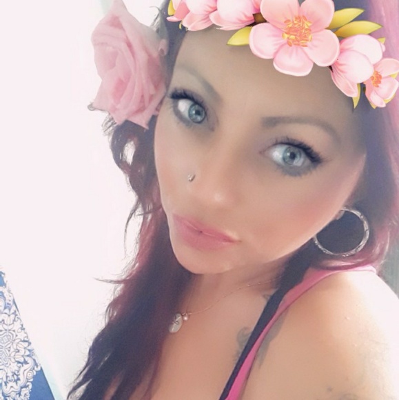 Meet your Posher, Maia - Picture 2 of 4